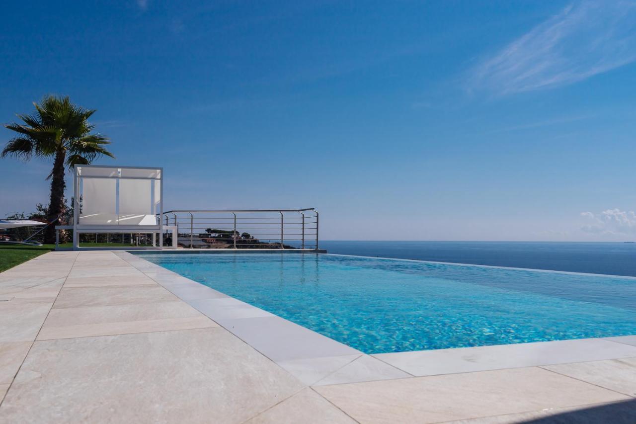 Villa Sabrina Riviera Dei Fiori A Picco Sul Mare Con Piscina Privata ,Wellness & Spa Империа Екстериор снимка