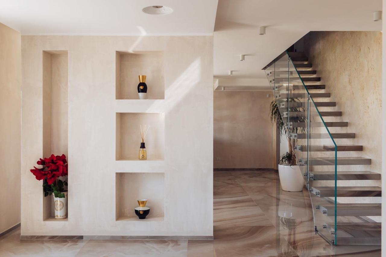 Villa Sabrina Riviera Dei Fiori A Picco Sul Mare Con Piscina Privata ,Wellness & Spa Империа Екстериор снимка