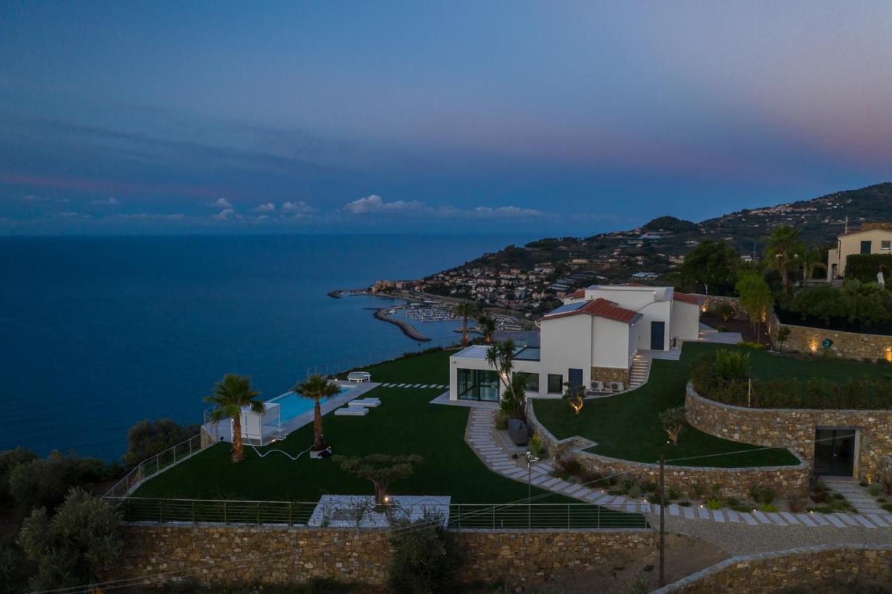 Villa Sabrina Riviera Dei Fiori A Picco Sul Mare Con Piscina Privata ,Wellness & Spa Империа Екстериор снимка